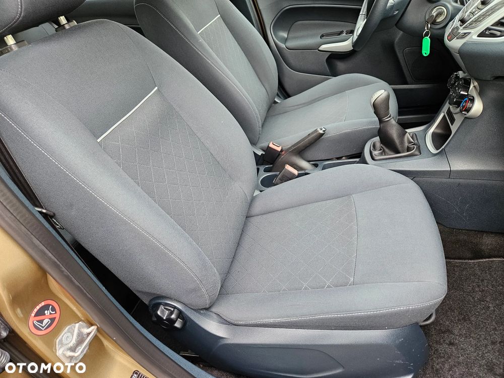 Ford Fiesta 1.25 Champions Edition - 11