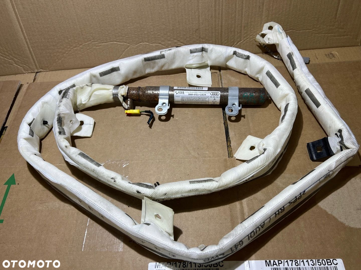 AUDI A8 D4 LONG KURTYNA PRAWA AIRBAG PRAWY 4H4880742D - 2
