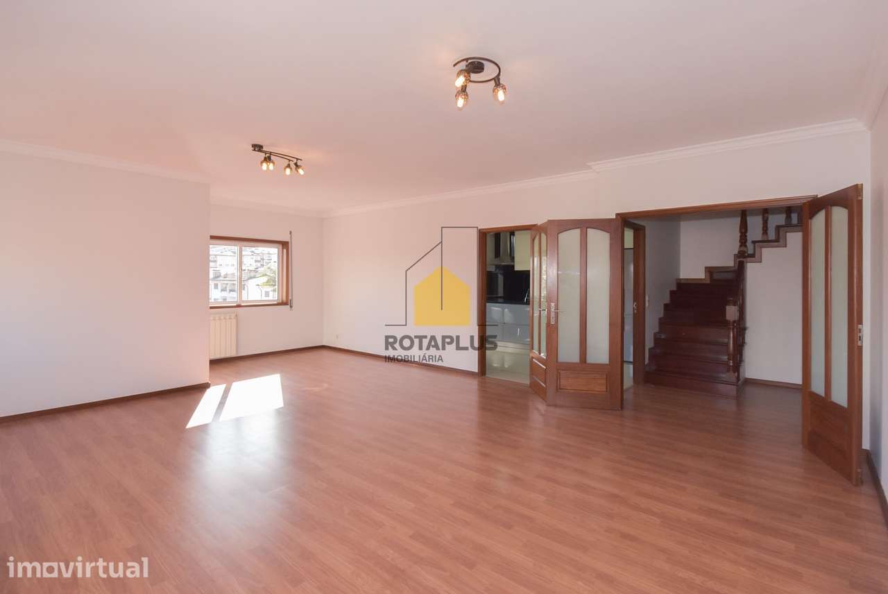 T3 Duplex para Arrendamento – Urbanização dos Maninhos - Grande imagem: 4/38
