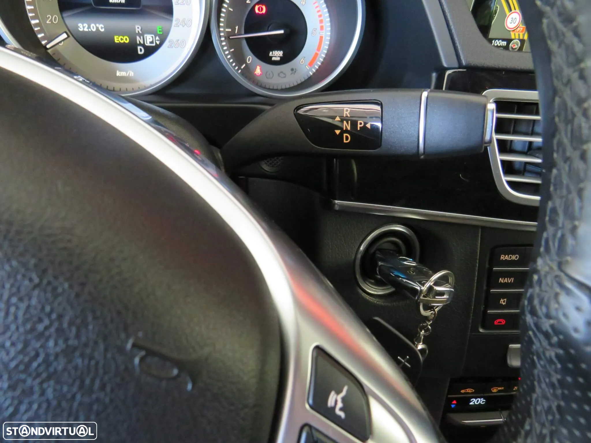 Mercedes-Benz E 250 BlueTEC Avantgarde Auto. - 34