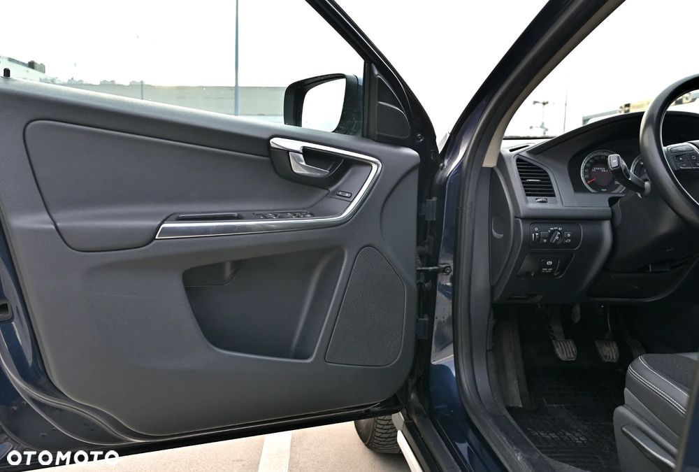 Volvo XC 60 D4 Momentum - 18