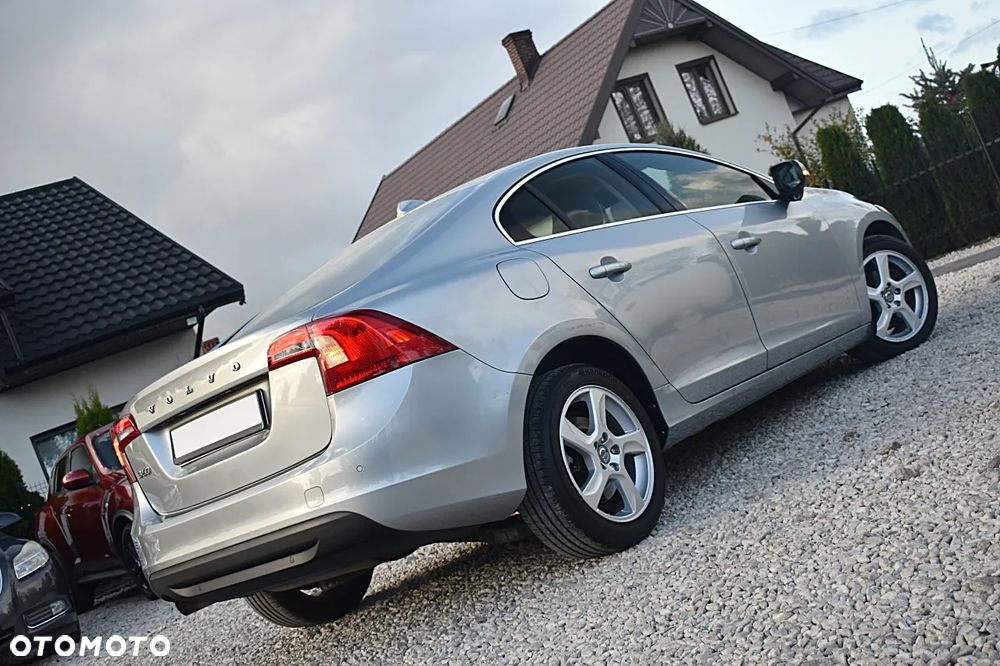 Volvo S60 D3 Geartronic Momentum - 39