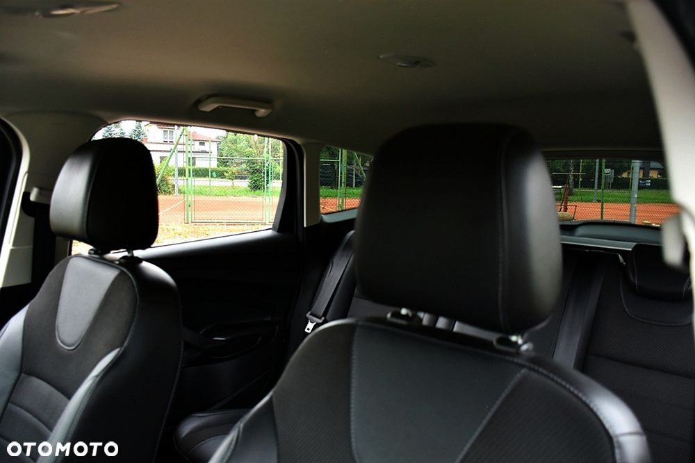 Ford Kuga 2.0 TDCi 4x4 Titanium - 38