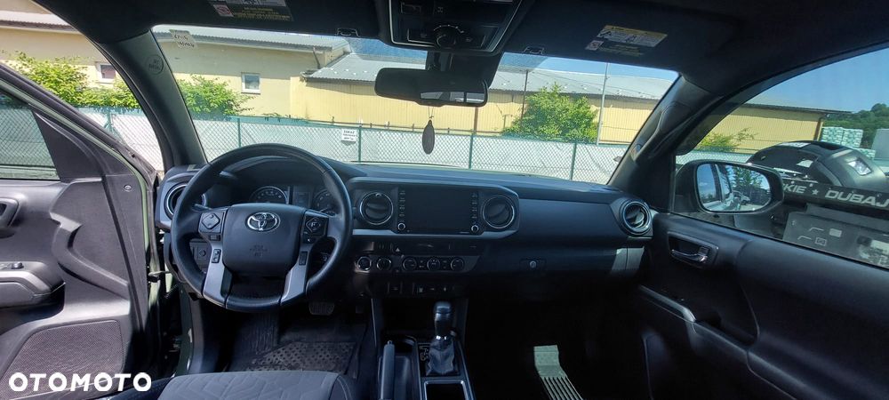 Toyota Tacoma - 12