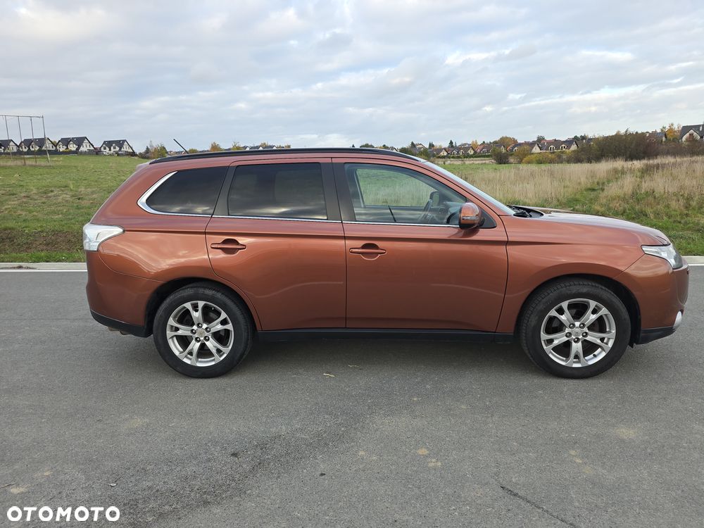 Mitsubishi Outlander 2013 photo 4