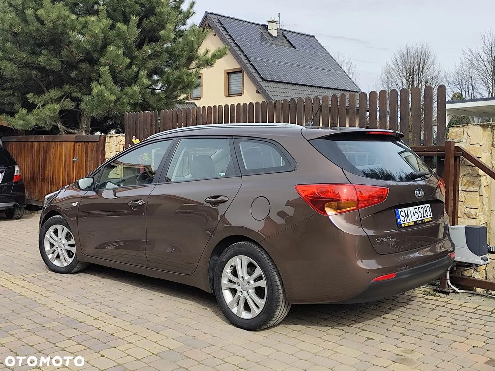Kia Ceed 1.6 GDI Dream Team Edition - 18