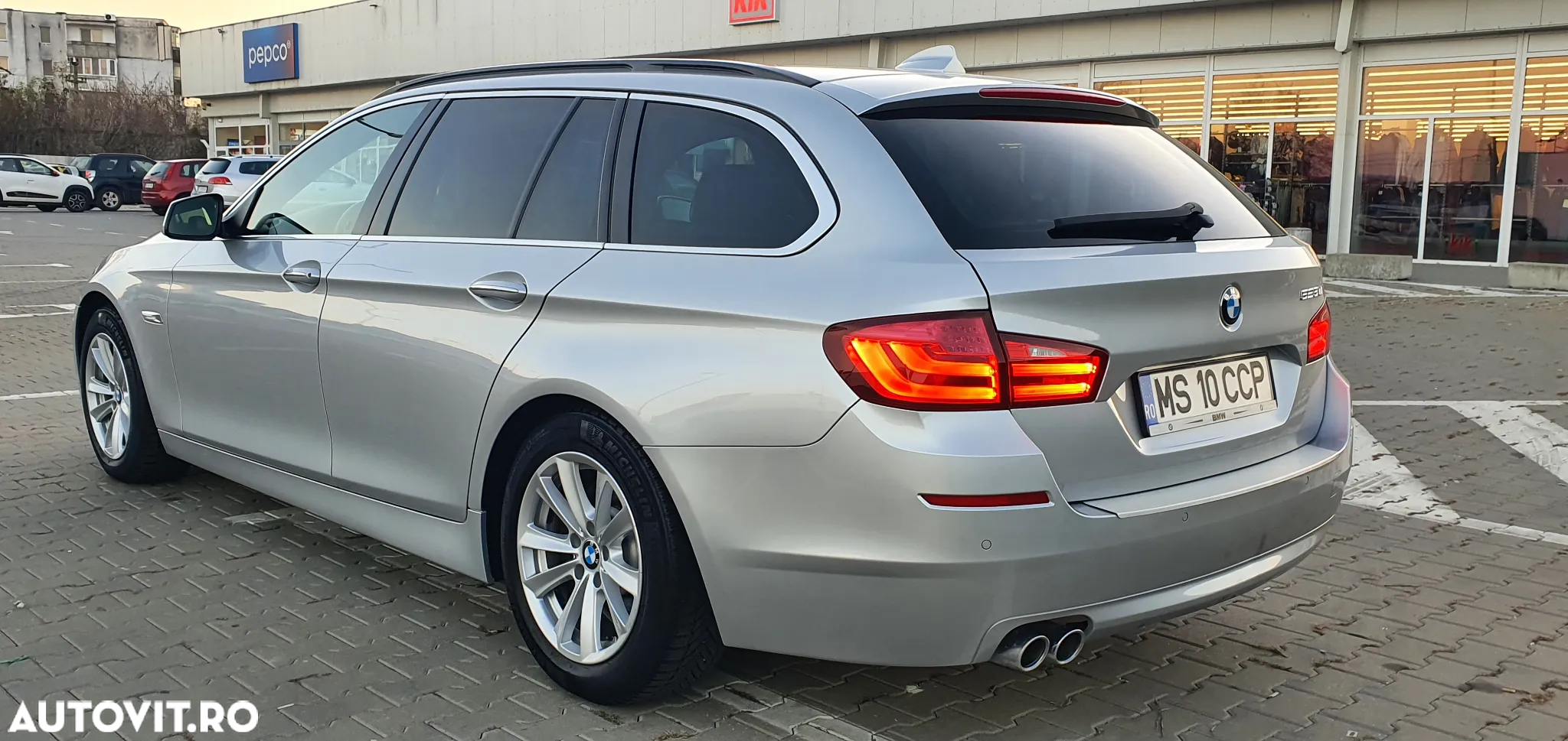 BMW Seria 5 525d Touring Sport-Aut. - 8