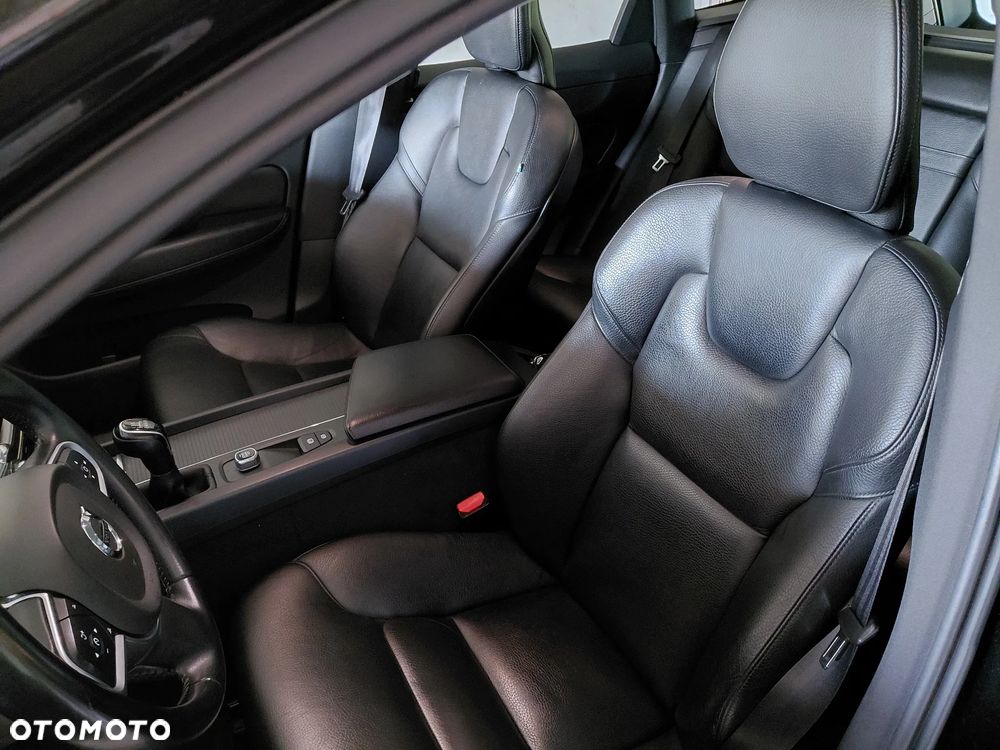 Volvo XC 60 D3 Momentum Pro - 10