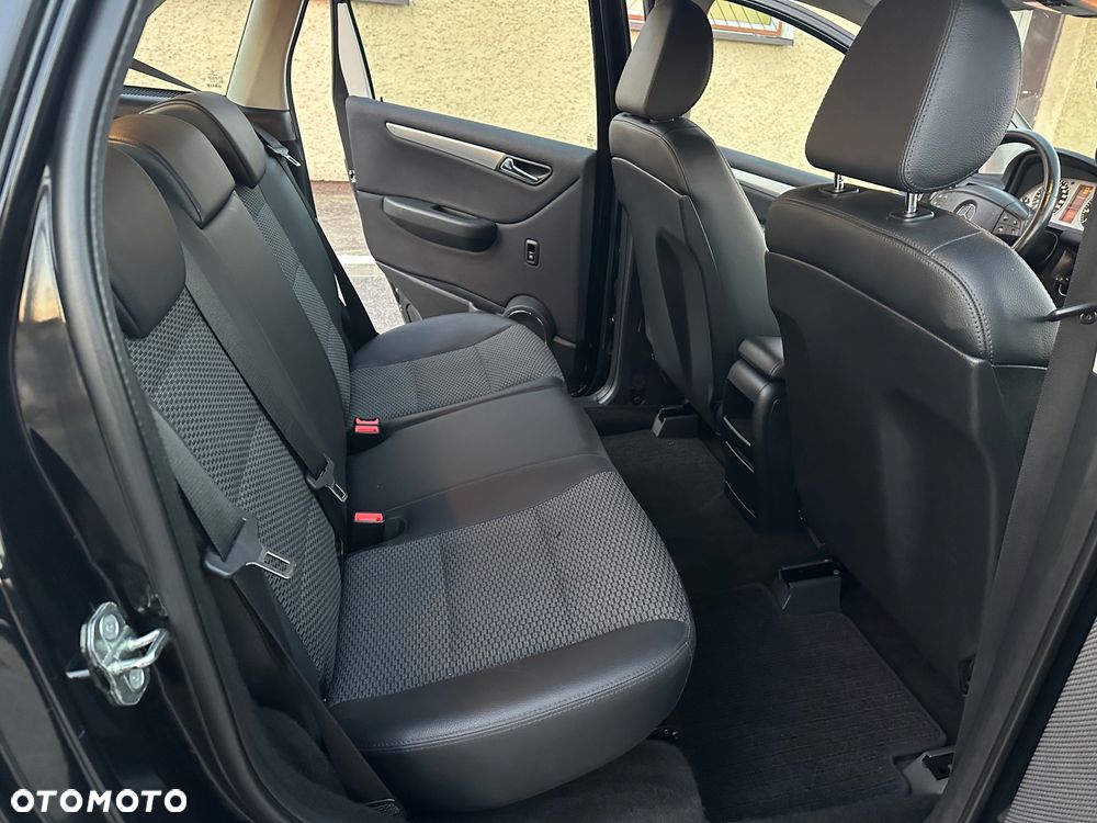 Mercedes-Benz Klasa B 150 BlueEffICIENCY - 17