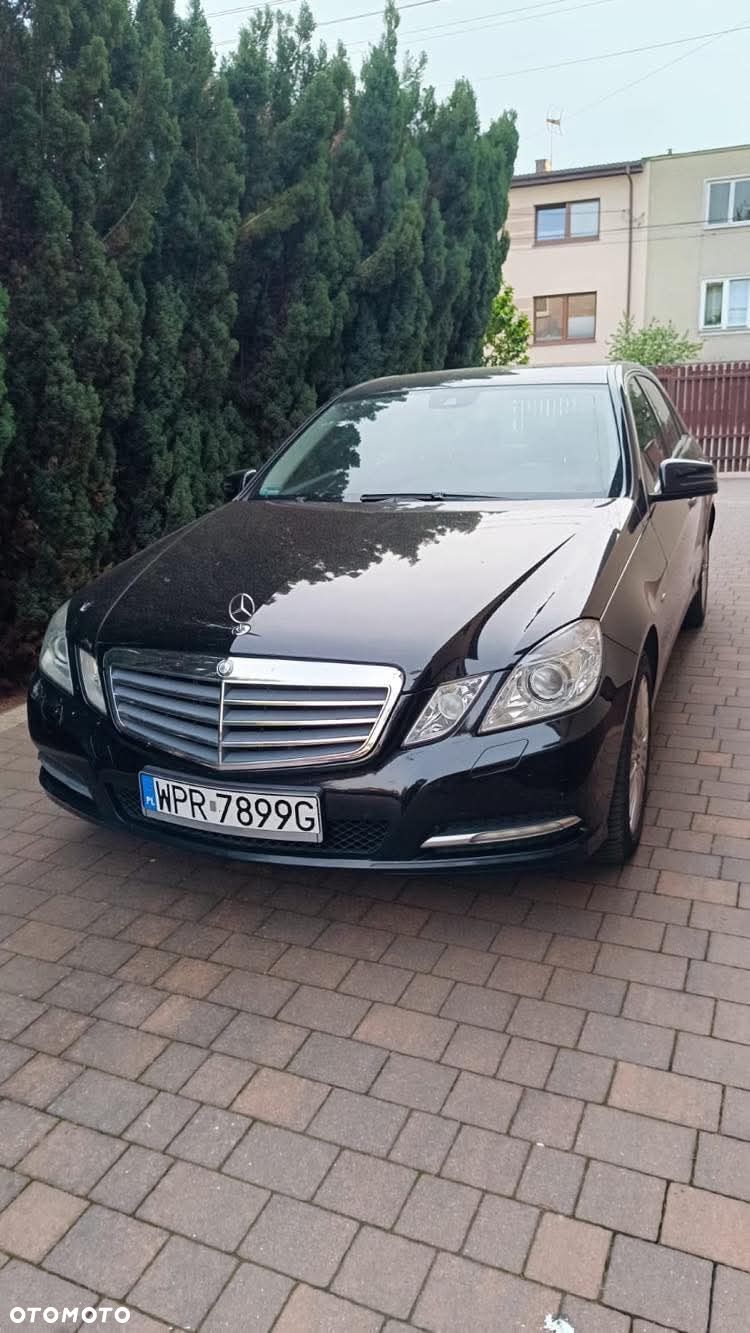 Mercedes-Benz Klasa E 250 CGI BlueEffICIENCY Avantgarde - 1