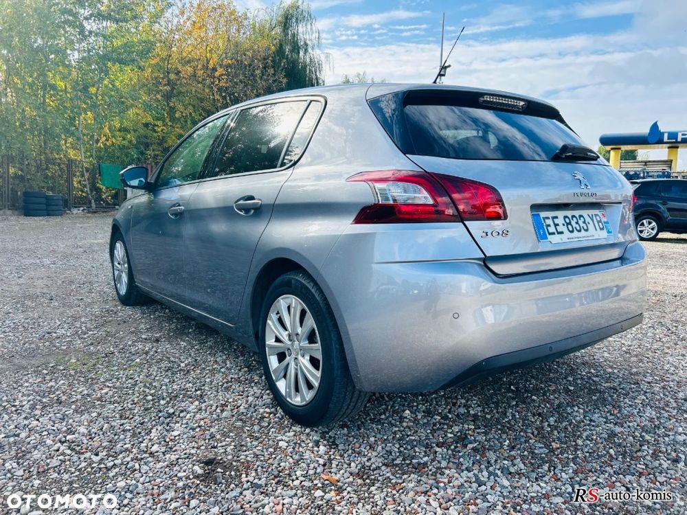 Peugeot 308 - 8