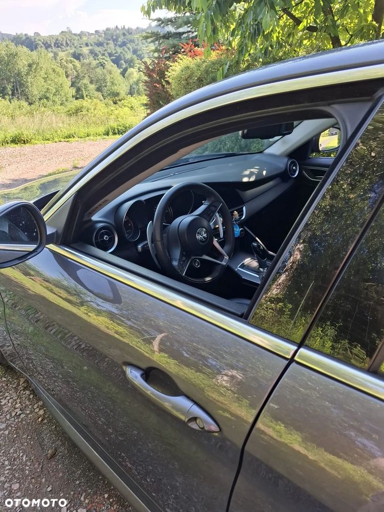 Alfa Romeo Giulia 2.2 D Turbo - 3