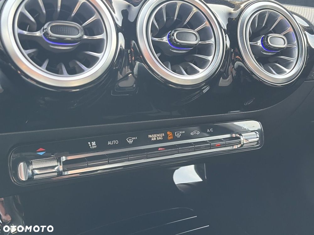 Mercedes-Benz CLA 200 AMG Line 7G-DCT - 24