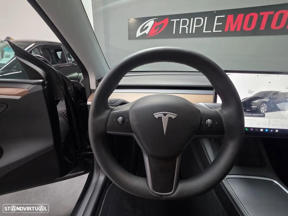 Tesla Model Y Long Range Dual Motor AWD - 9