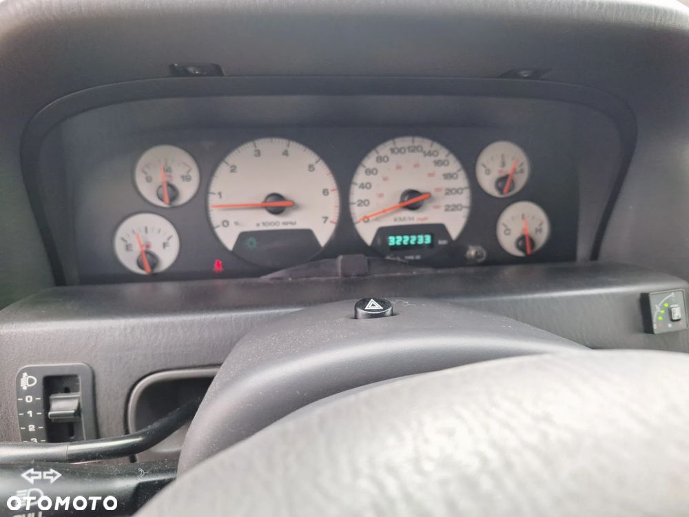 Jeep Grand Cherokee - 10