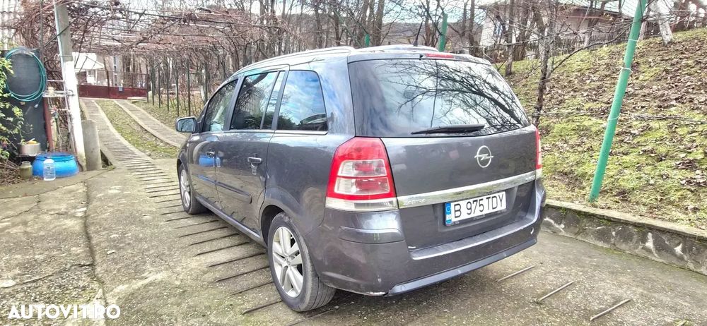 Opel Zafira - 2