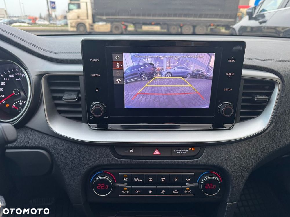 Kia Ceed 1.5 T-GDI M DCT - 12