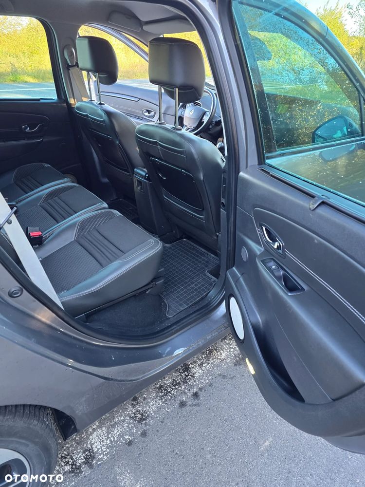 Renault Grand Scenic - 21