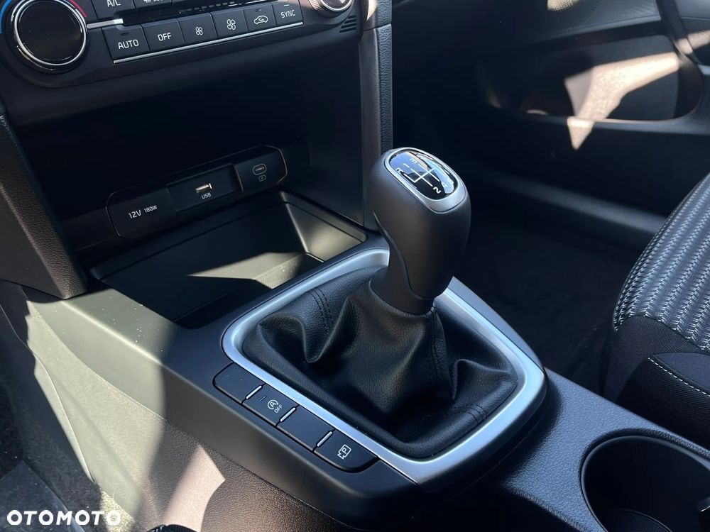 Kia Ceed 1.5 T-GDI M - 21