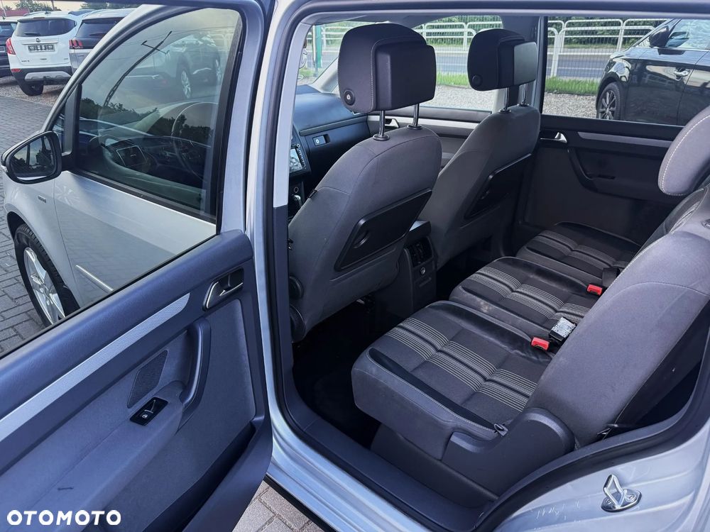 Volkswagen Touran 1.6 TDI DPF BlueMotion Technology DSG MATCH - 9