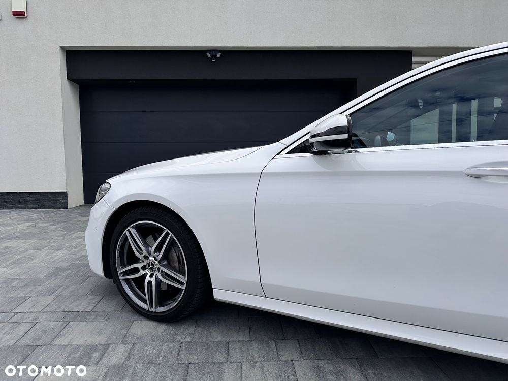 Mercedes-Benz Klasa E 200 4-Matic 9G-TRONIC - 2