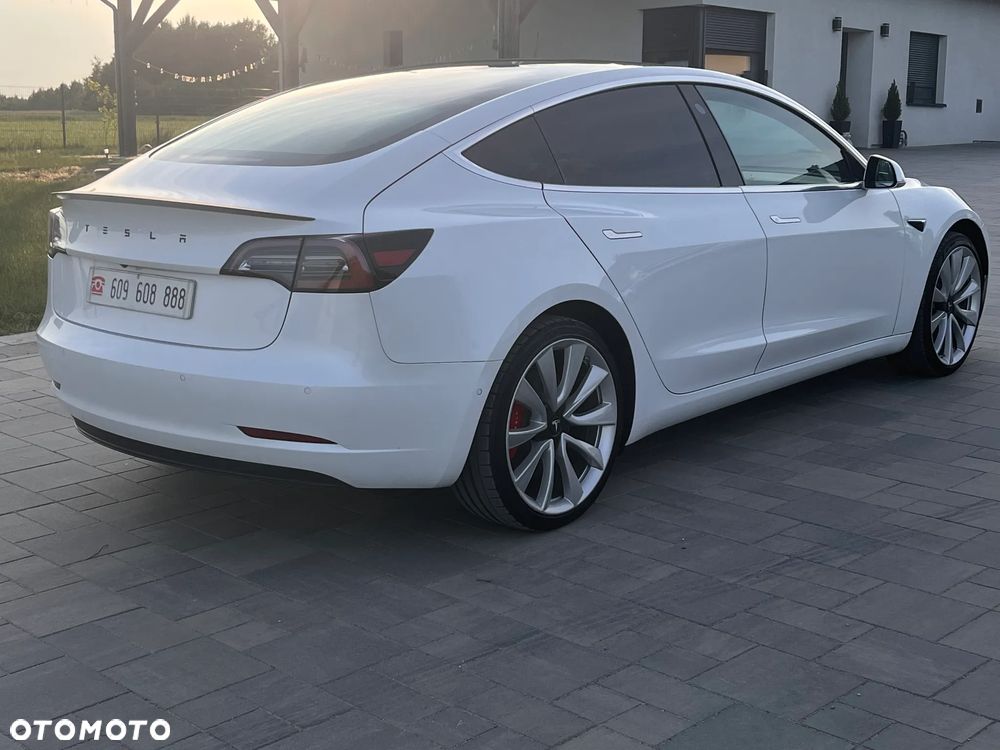 Tesla Model 3 Langstreckenbatterie Allradantrieb Dual Motor Performance - 4