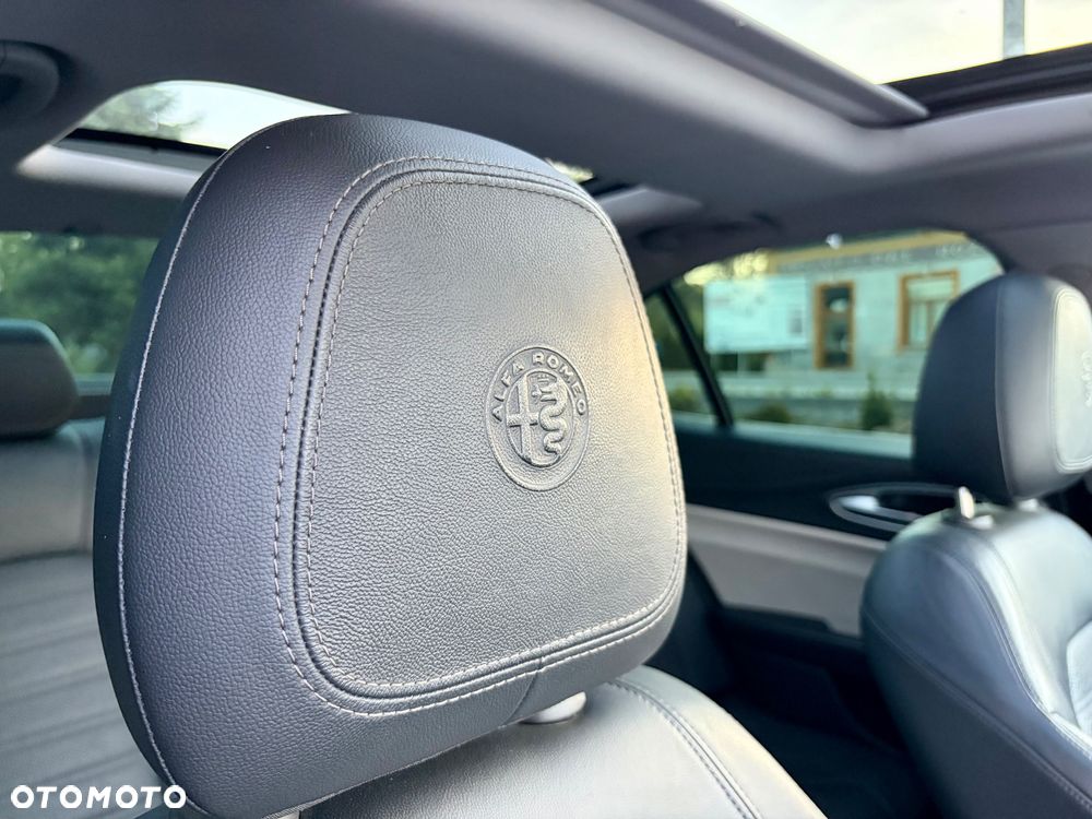Alfa Romeo Giulia 2.0 Turbo 16V AT8 Veloce - 38