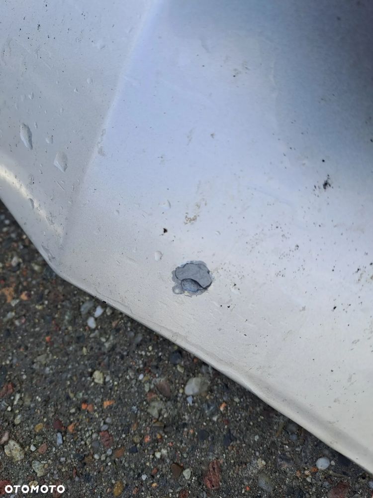 Mitsubishi Colt Z30 VI błotniki kod lakieru 21H - 20