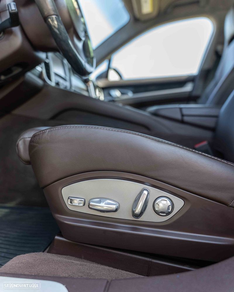 Porsche Panamera 4S PDK - 49