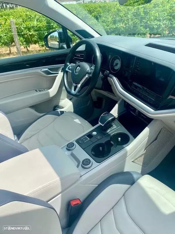 VW Touareg 3.0 TDI V6 Elegance Plus - 13