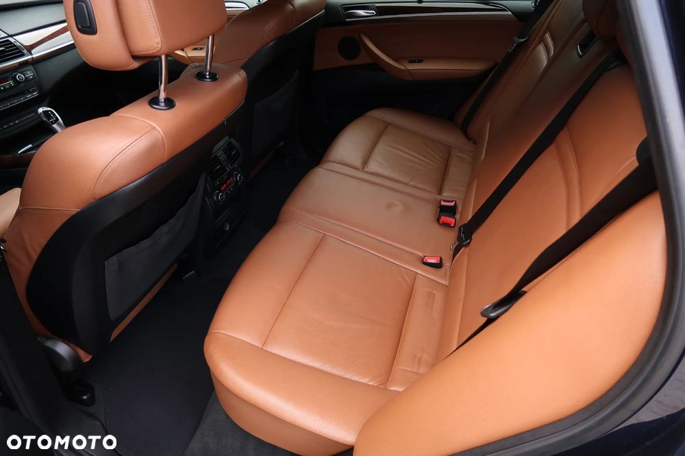 BMW X5 3.0si xDrive - 24