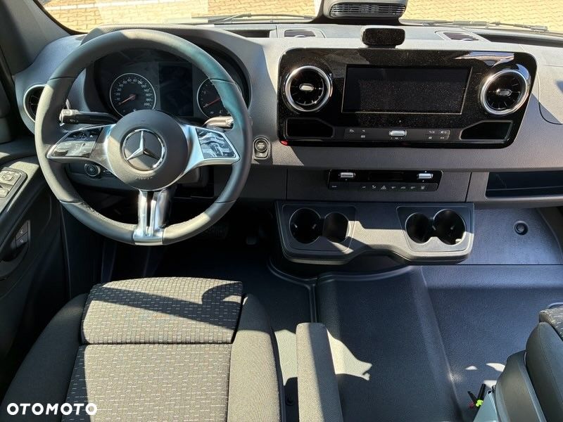 Mercedes-Benz Sprinter Standard BASE 9G-Tronic 907.233 - 18