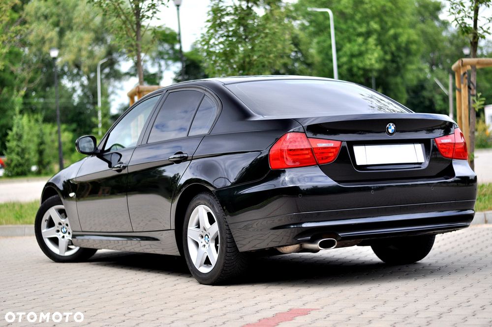 BMW Seria 3 318i Edition Exclusive - 8