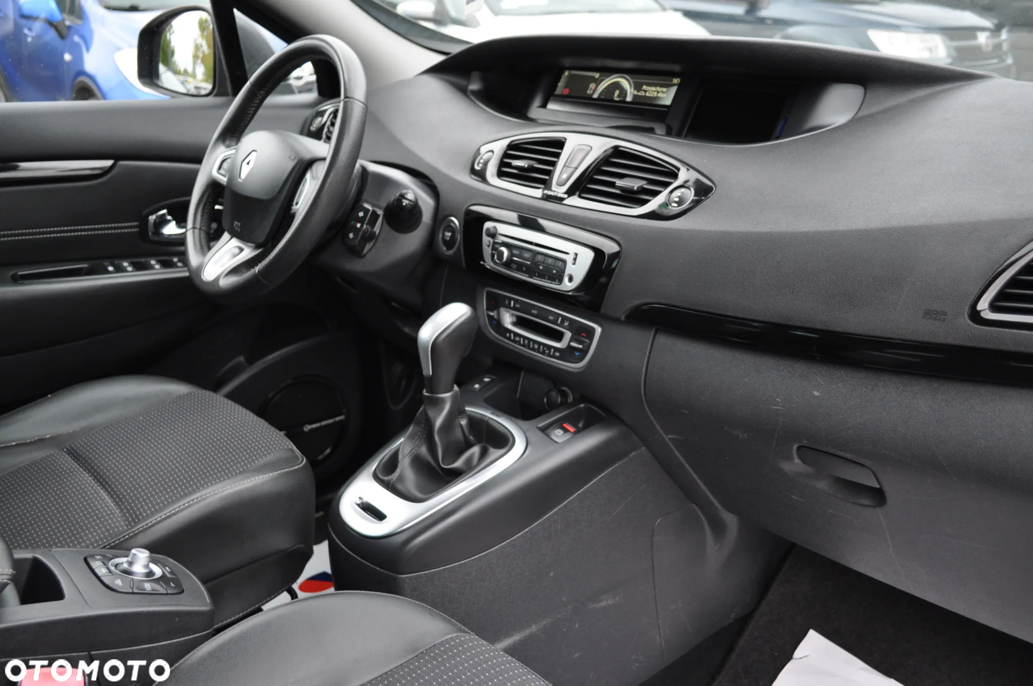 Renault Scenic 1.5 dCi Bose EDC - 16