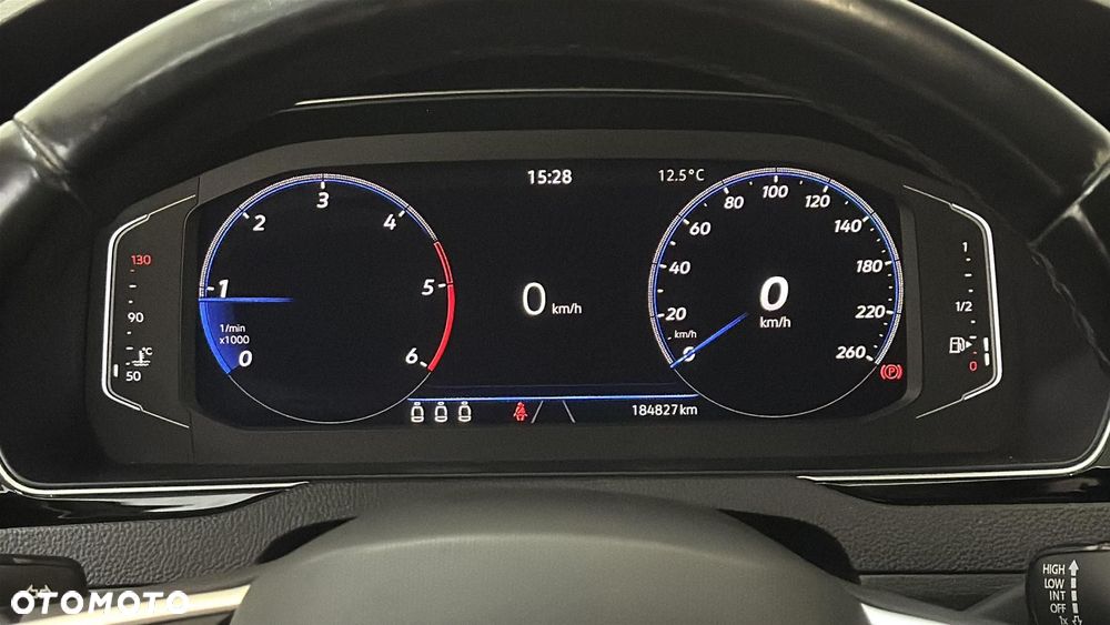 Volkswagen Passat Variant 2.0 TDI EVO Business - 16