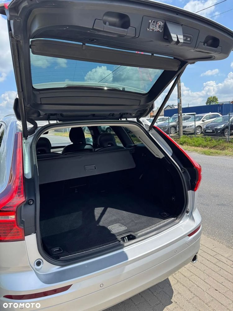 Volvo XC 60 B4 D Geartronic Momentum Pro - 20