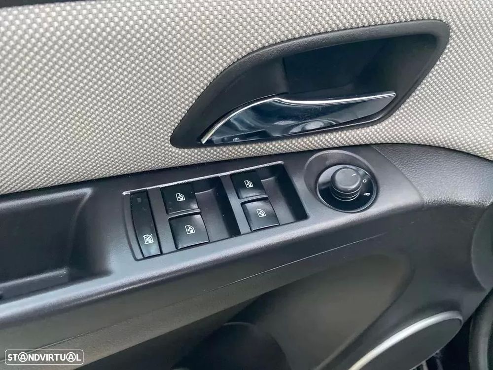 Chevrolet Cruze 2.0 VCDi LT - 29