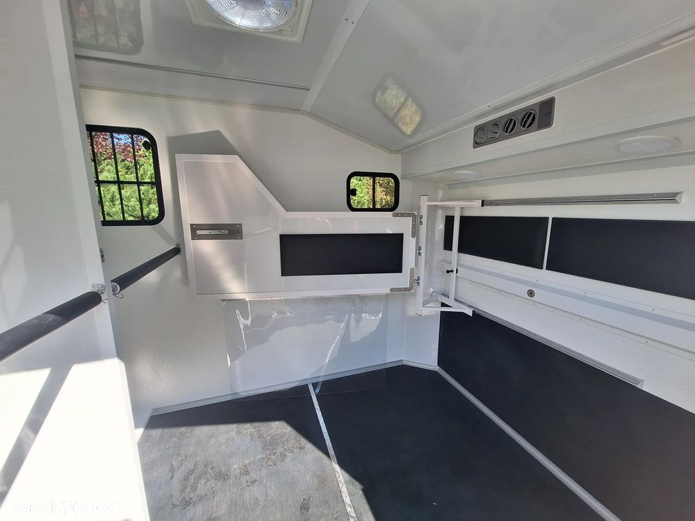 Mercedes-Benz Sprinter 319 - 32