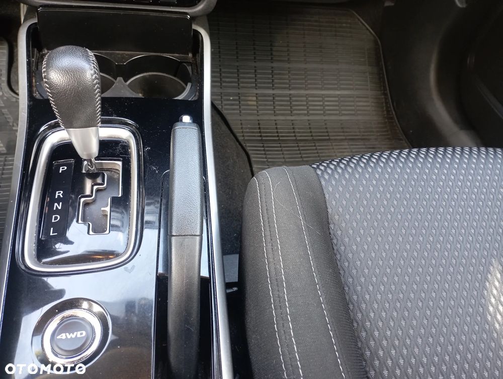 Mitsubishi Outlander 2.0 Intense 4WD CVT - 9