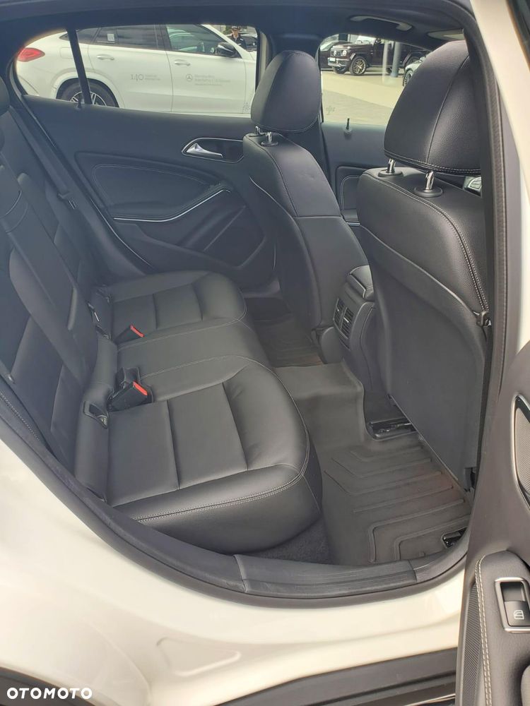 Mercedes-Benz GLA 250 4Matic 7G-DCT AMG Line - 18