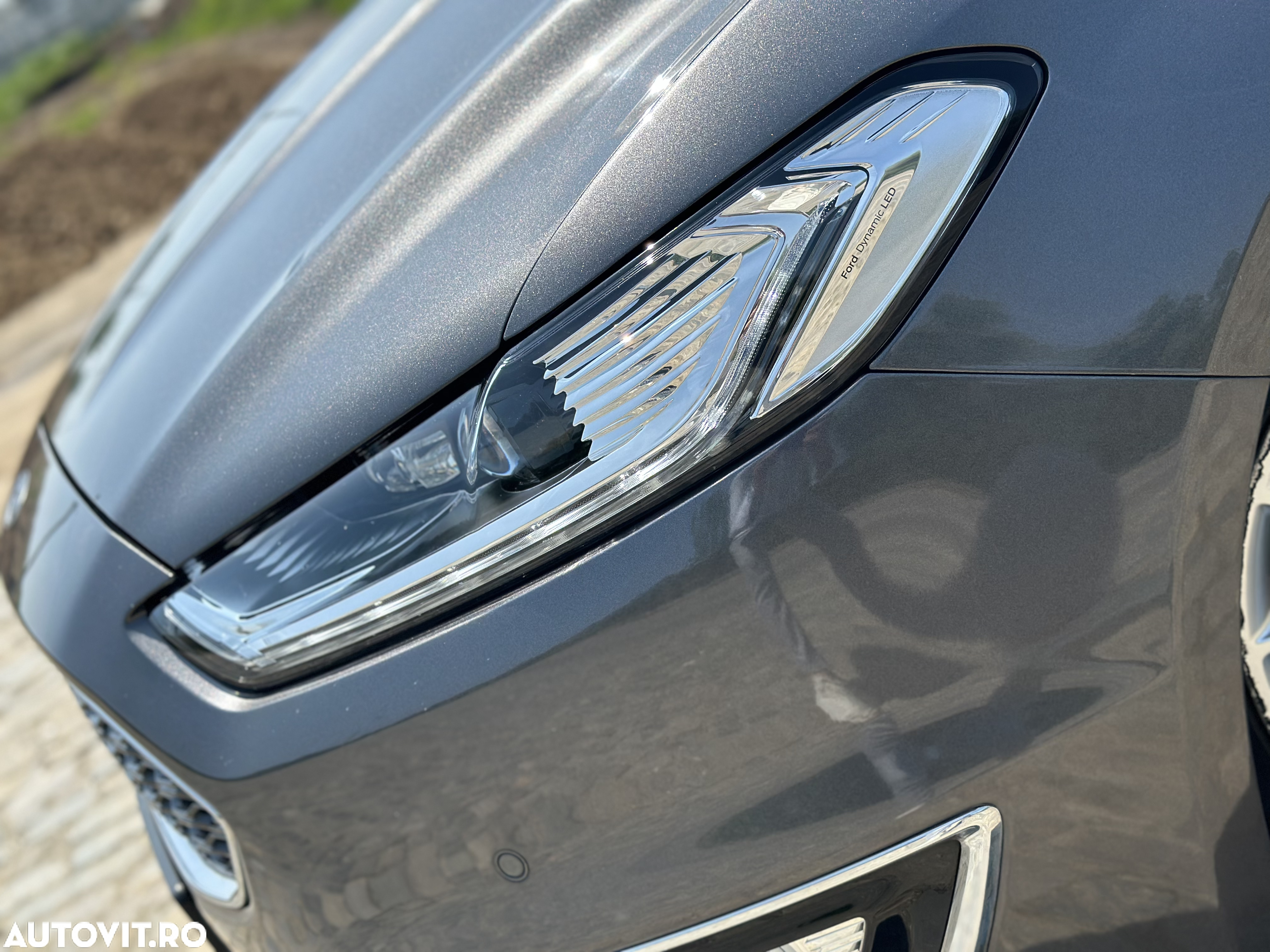 Ford Mondeo 2.0 HEV Vignale - 11
