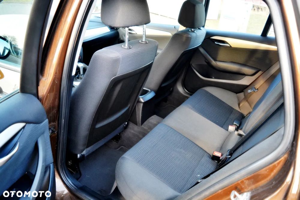 BMW X1 sDrive18d xLine - 17