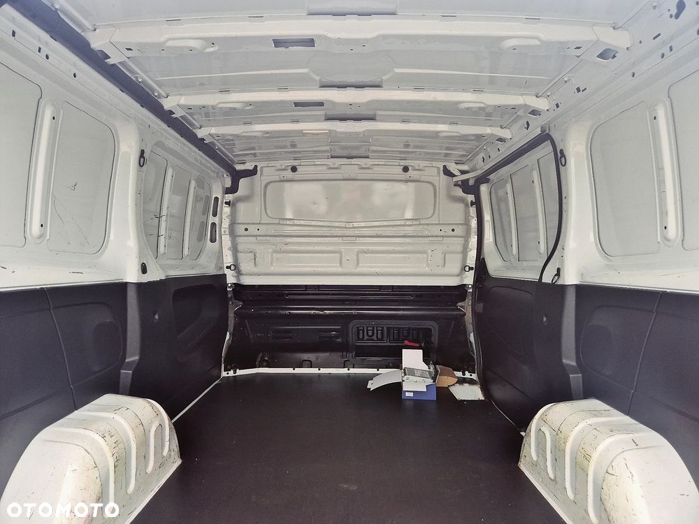 Opel Vivaro - 25