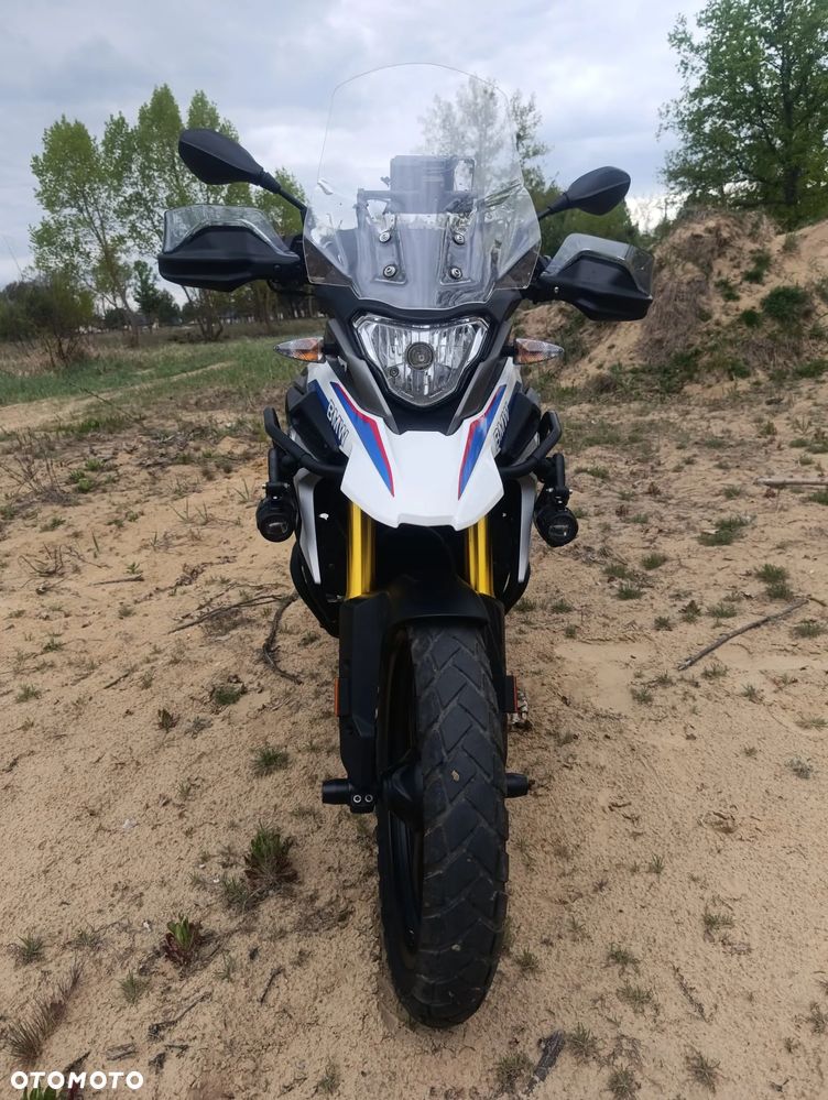 BMW G - 8