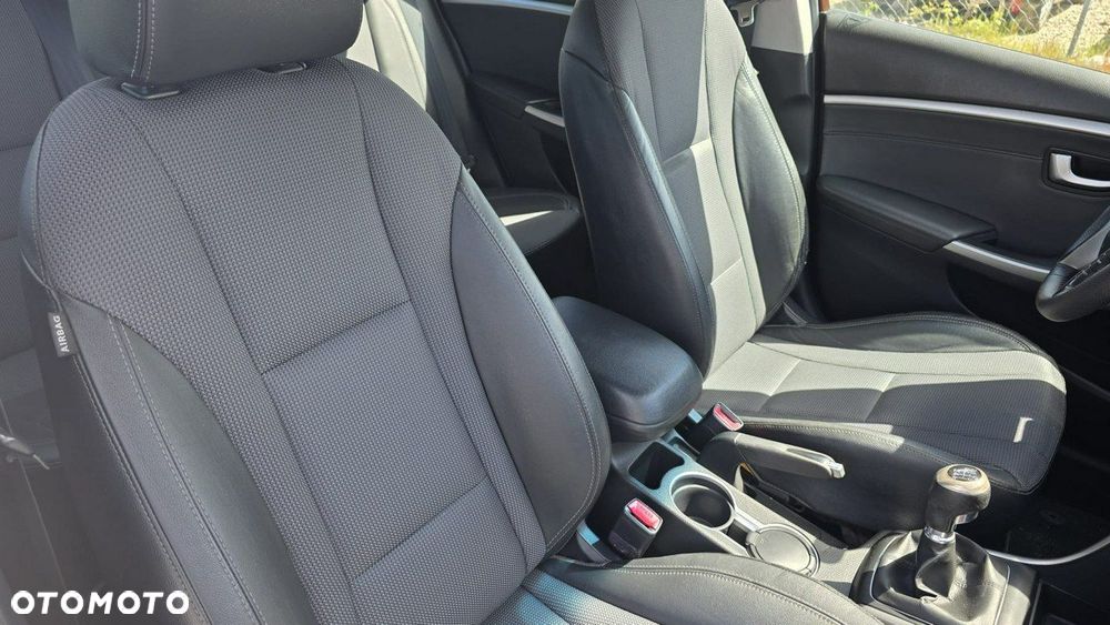 Hyundai i30 - 19