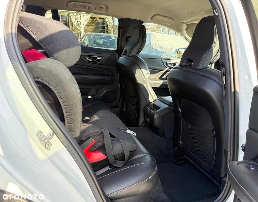 Volvo V60 Cross Country D4 AWD - 26