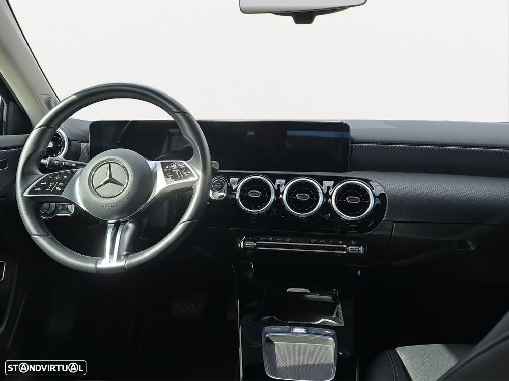 Mercedes-Benz A 250 e - 12