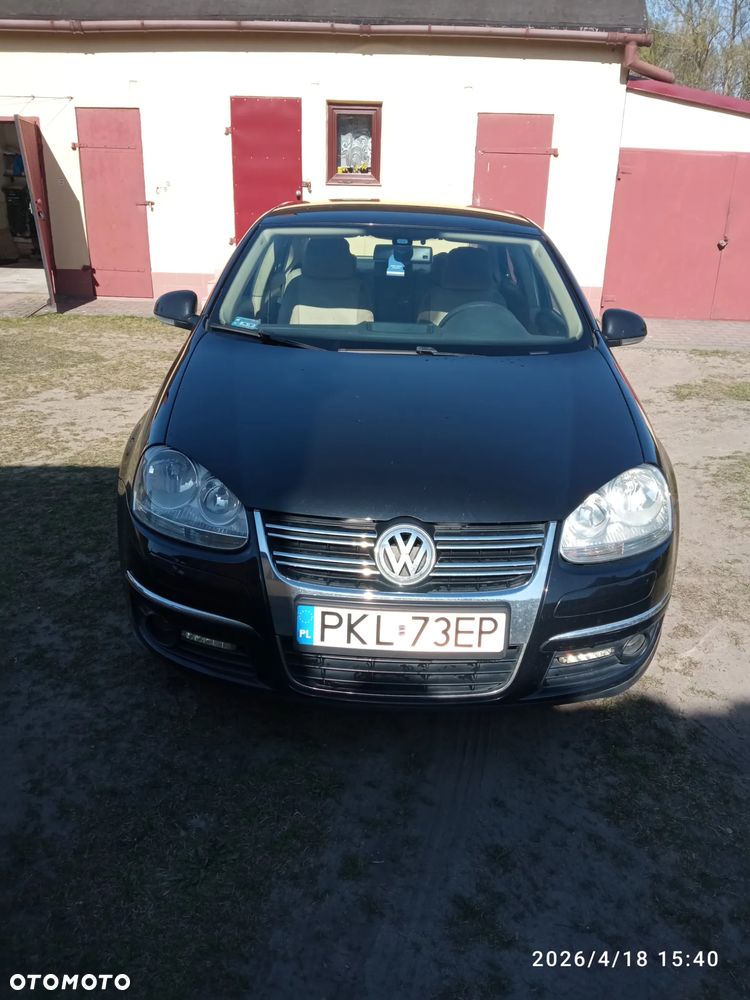Volkswagen Jetta - 2