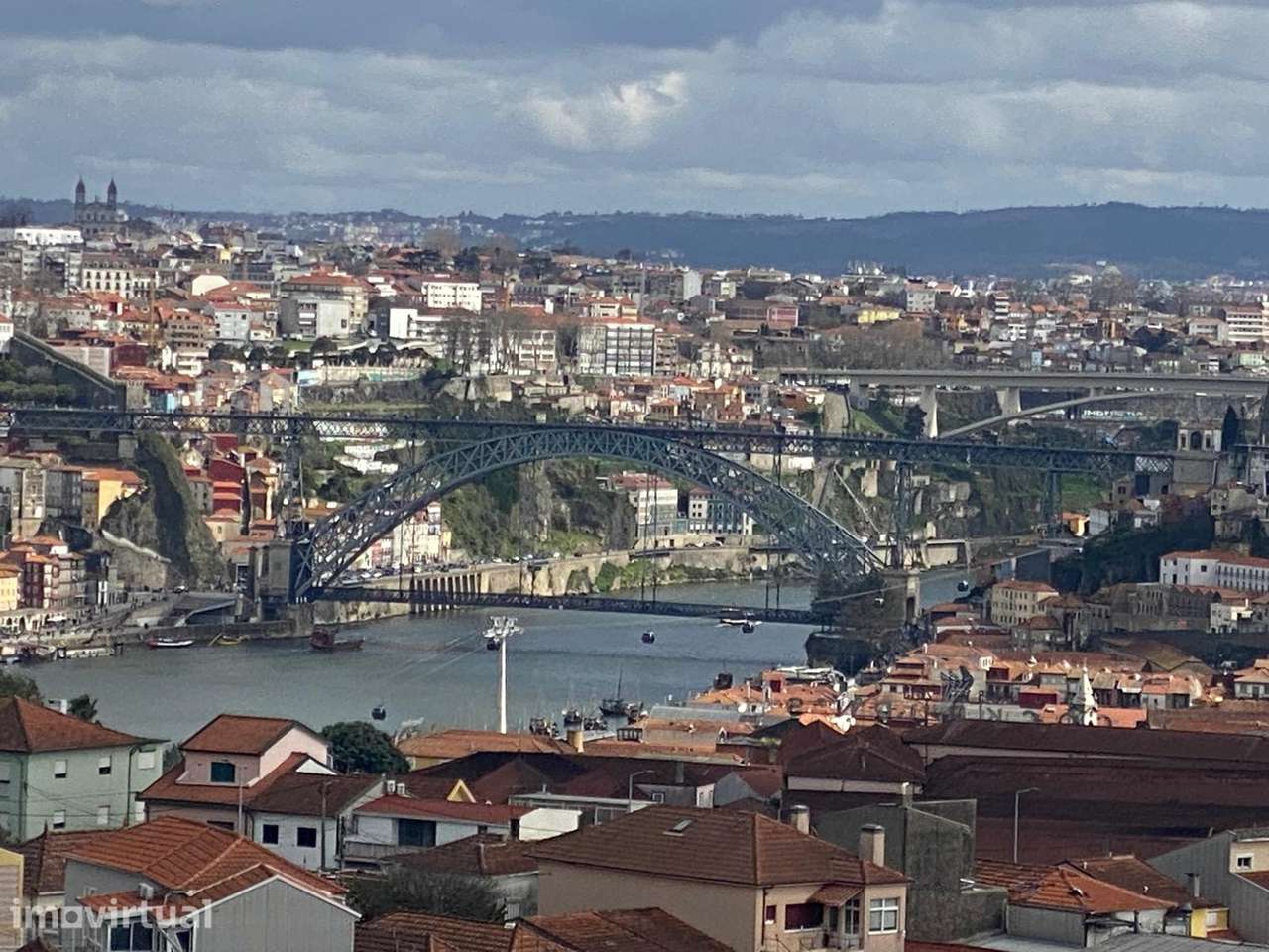 T0 com Varanda e Vista Douro, com Garagem e Condomínio com Piscina - Grande imagem: 2/22
