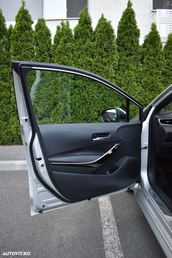 Toyota Corolla 2.0 Lounge - 21